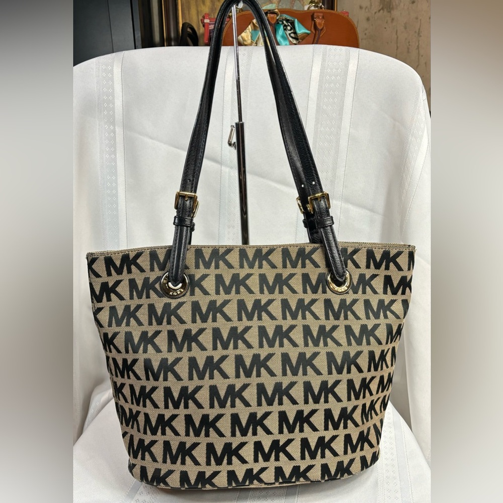Michael Kors EUC Tote
